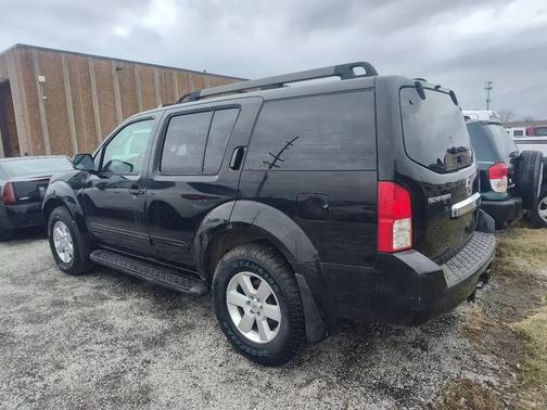 2008 Nissan Pathfinder SE