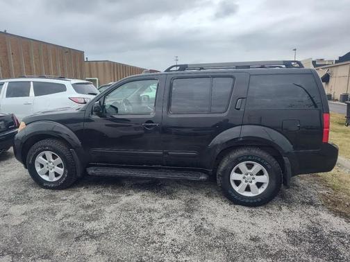 2008 Nissan Pathfinder SE