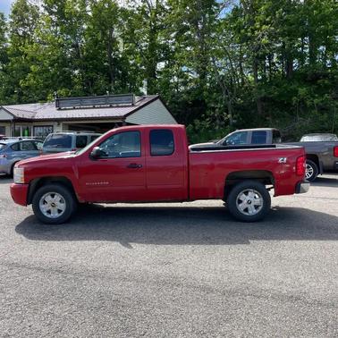 Victory Red 2011 Chevrolet Silverado 1500 LT