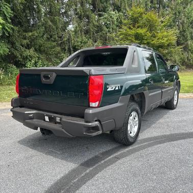 Medium Sage Green Metallic 2003 Chevrolet Avalanche 1500