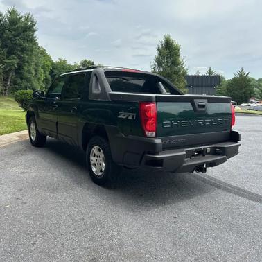 Medium Sage Green Metallic 2003 Chevrolet Avalanche 1500