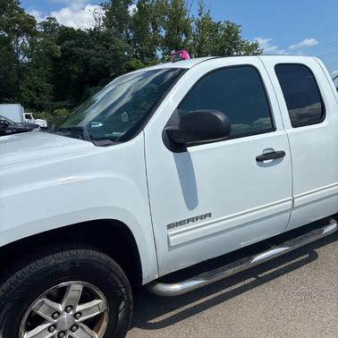 Summit White 2013 GMC Sierra 1500 SLE1
