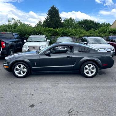 2007 Ford Mustang Deluxe