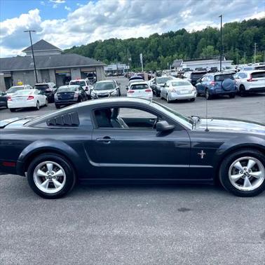 2007 Ford Mustang Deluxe