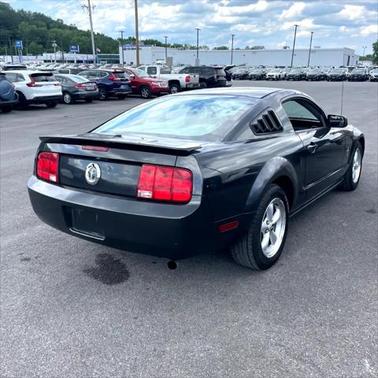 2007 Ford Mustang Deluxe