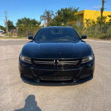 Pitch Black Clearcoat 2016 Dodge Charger SE