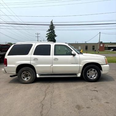 2004 Cadillac Escalade Base