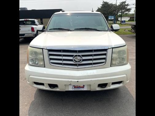 2004 Cadillac Escalade Base