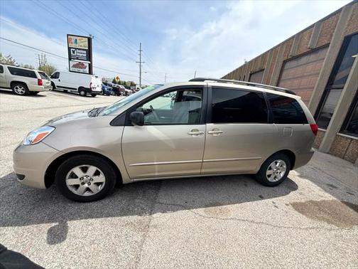 2004 Toyota Sienna CE