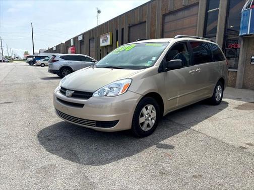 2004 Toyota Sienna CE