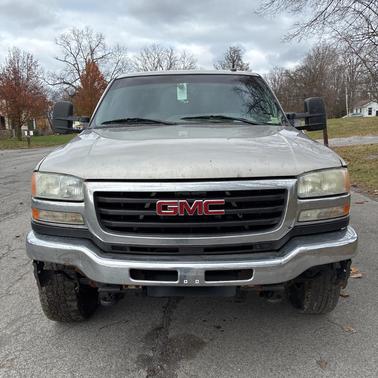 2004 GMC Sierra 2500 SLE H/D Crew Cab