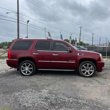 MAROON 2011 Cadillac Escalade Luxury