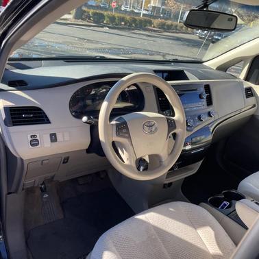2011 Toyota Sienna LE