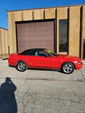 2007 Ford Mustang Deluxe