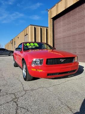2007 Ford Mustang Deluxe