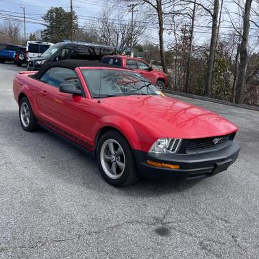 2007 Ford Mustang Deluxe