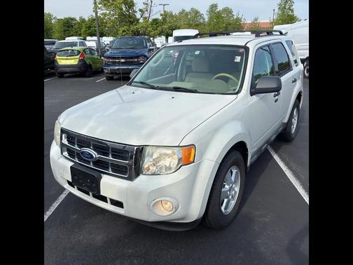 WHITE 2010 Ford Escape XLT