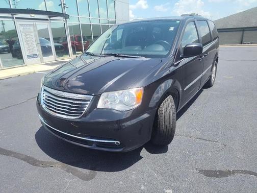 Brilliant Black Crystal Pearlcoat 2016 Chrysler Town & Country Touring