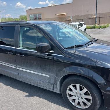Brilliant Black Crystal Pearlcoat 2016 Chrysler Town & Country Touring