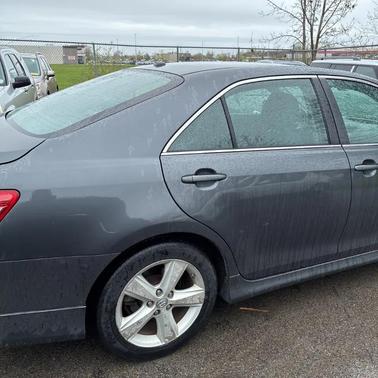 Classic Silver Metallic 2011 Toyota Camry SE