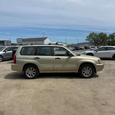 GOLD 2005 Subaru Forester 2.5 XS