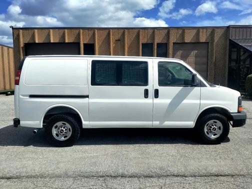 2007 GMC Savana 2500 Base