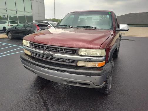 MAROON 2000 Chevrolet Silverado 1500 LS