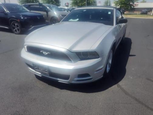 Black 2013 Ford Mustang V6