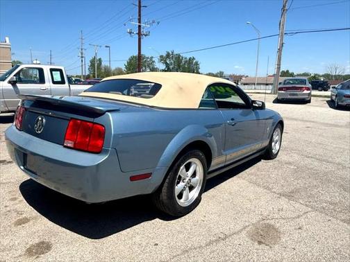 2008 Ford Mustang Deluxe