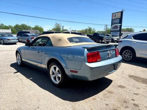 2008 Ford Mustang Deluxe