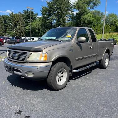 GOLD 2002 Ford F-150 XL