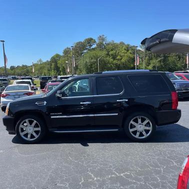 BLACK 2010 Cadillac Escalade Luxury