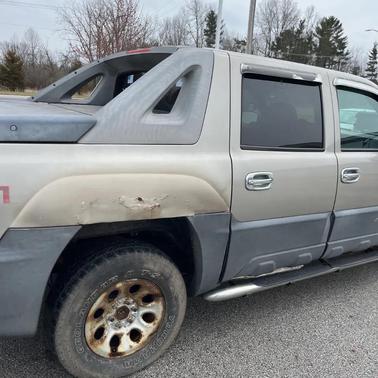 GOLD 2003 Chevrolet Avalanche 1500
