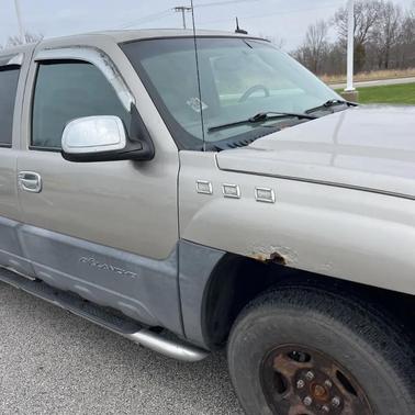 GOLD 2003 Chevrolet Avalanche 1500