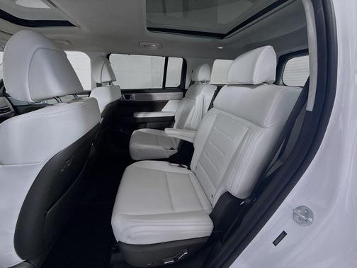 White 2025 Hyundai SANTA FE HEV Calligraphy