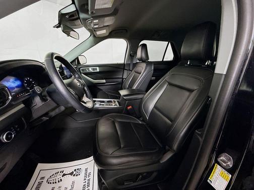 Agate Black Metallic 2023 Ford Explorer XLT