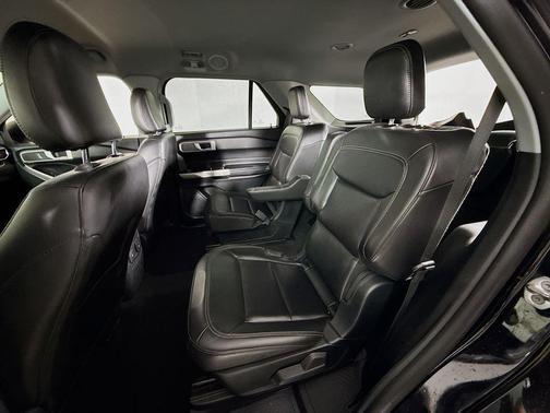 Agate Black Metallic 2023 Ford Explorer XLT