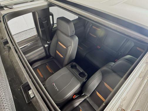 Sterling 2025 GMC Sierra 2500 AT4