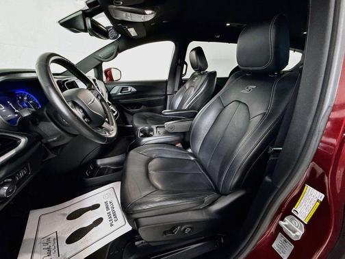 Velvet Red Pearlcoat 2021 Chrysler Pacifica Touring-L