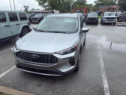 Iconic Silver Metallic 2023 Ford Escape Active