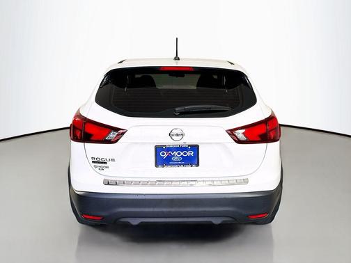 Glacier White 2019 Nissan Rogue Sport S