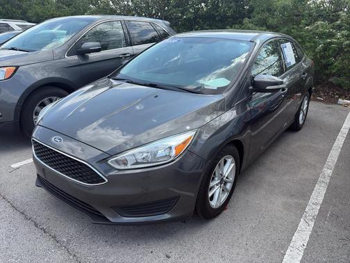Magnetic 2016 Ford Focus SE