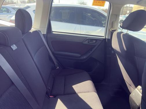 2016 Subaru Forester 2.5i