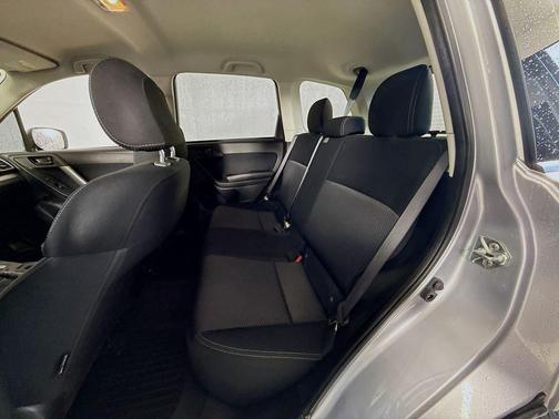 2016 Subaru Forester 2.5i