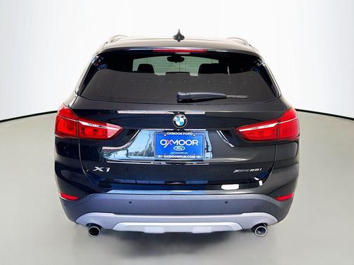 Black Sapphire Metallic 2019 BMW X1 xDrive28i