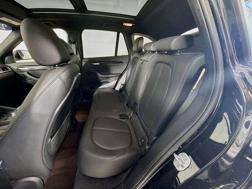 Black Sapphire Metallic 2019 BMW X1 xDrive28i