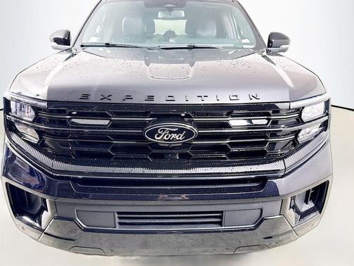 Agate Black Metallic 2026 Ford Expedition Max Platinum