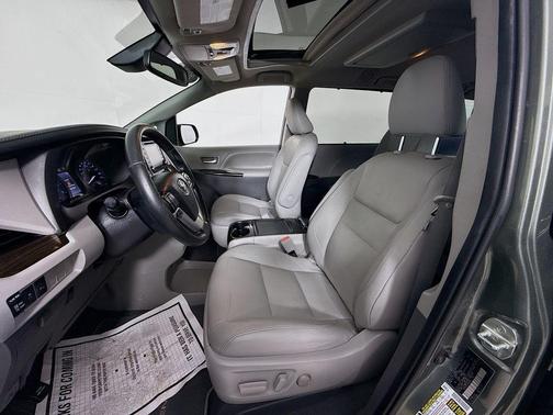 Alumina Jade Metallic 2020 Toyota Sienna XLE