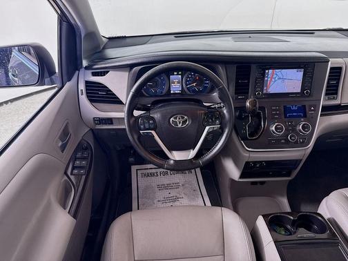 Alumina Jade Metallic 2020 Toyota Sienna XLE