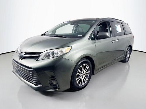 Alumina Jade Metallic 2020 Toyota Sienna XLE